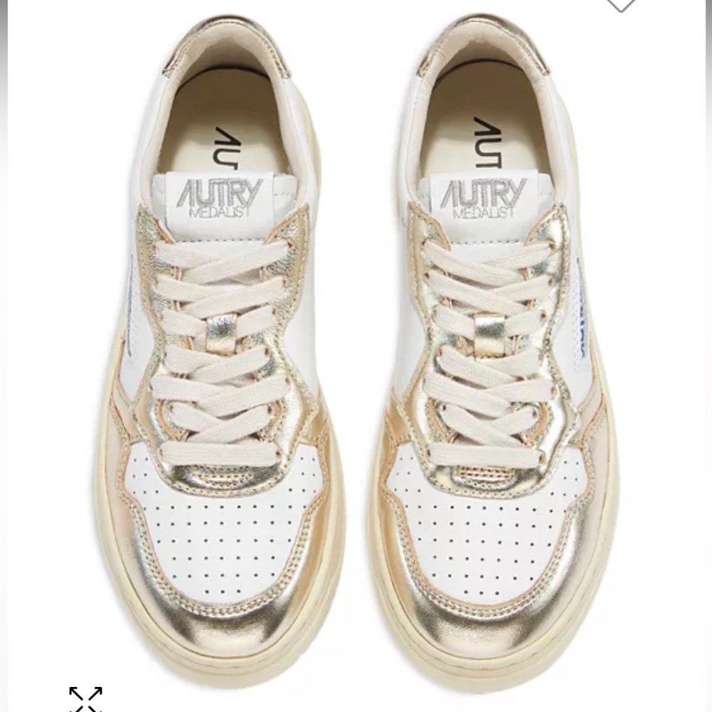 Autry Women’s Medalist Low Top Sneaker